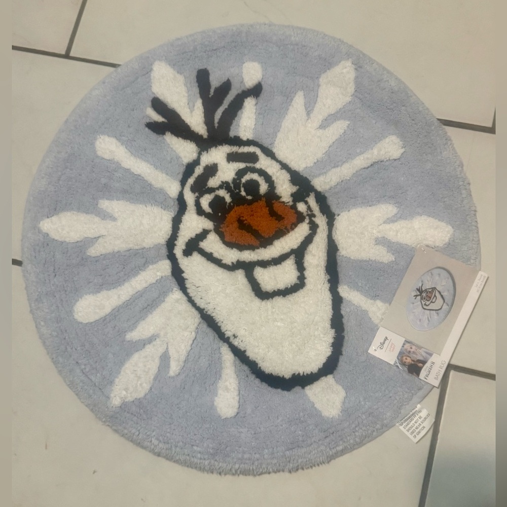 Disney Frozen II Olaf Oval Cotton Pile Rug 24 inch round NEW